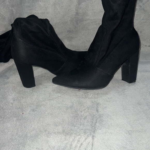 Knee high boots - Picture 2 of 5